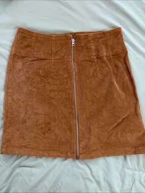 Corduroy Front-Zip Mini Skirt in tan/brown
